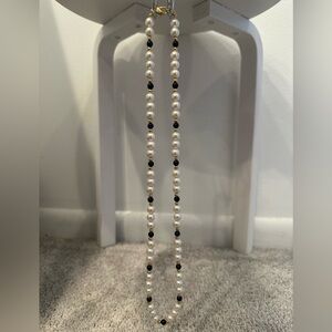 VTG Elegant! Gorgeous! Pearl, & Gold tone, & Black Bead Necklace